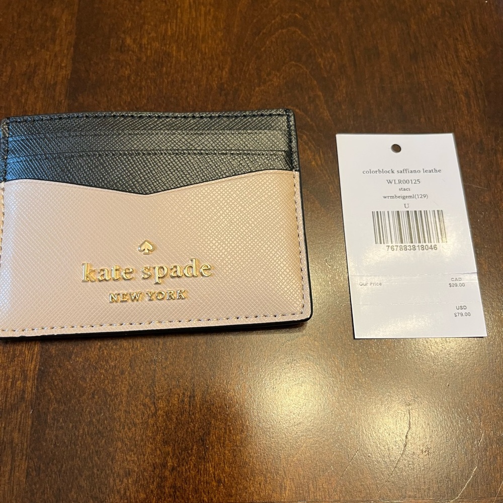 Kate Spade Cardholder
Colorblock Saffiano leather